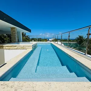 Carey Apartment Cabrera